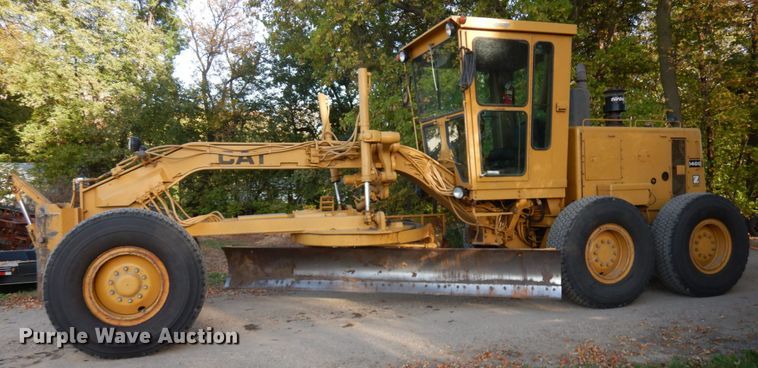 image for item JQ9279 1983 Caterpillar 140G  motor grader