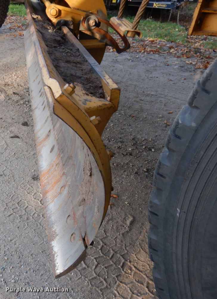 image for item JQ9279 1983 Caterpillar 140G  motor grader