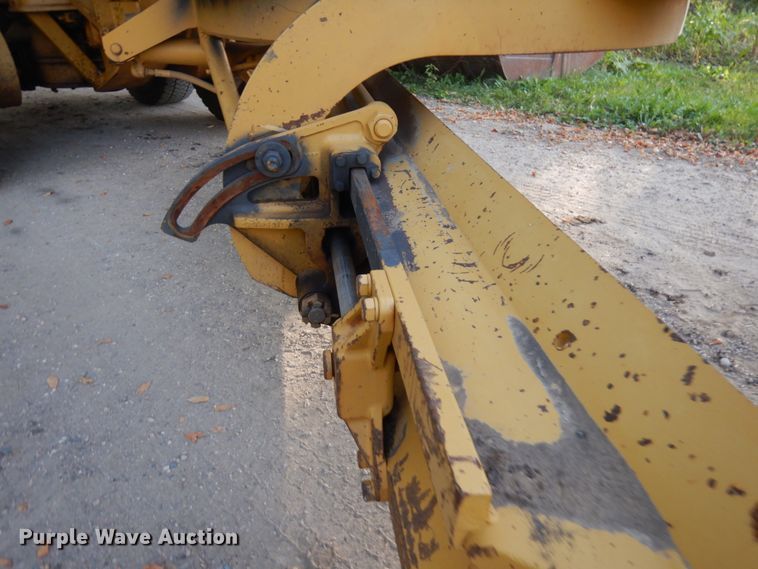 image for item JQ9279 1983 Caterpillar 140G  motor grader