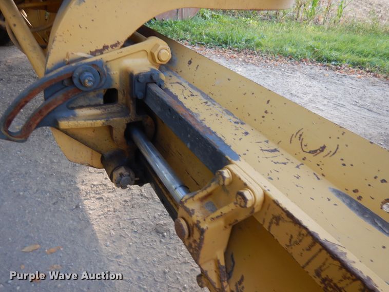 image for item JQ9279 1983 Caterpillar 140G  motor grader