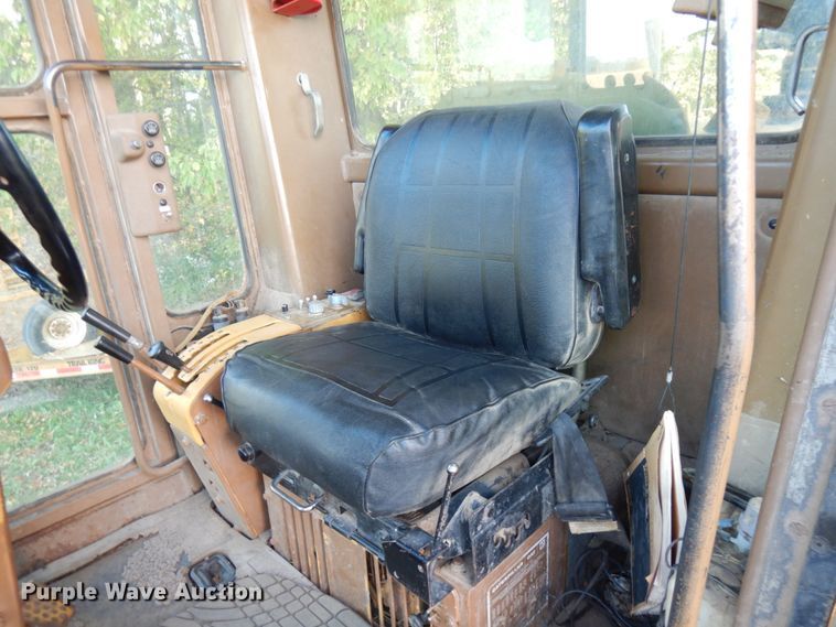 image for item JQ9279 1983 Caterpillar 140G  motor grader