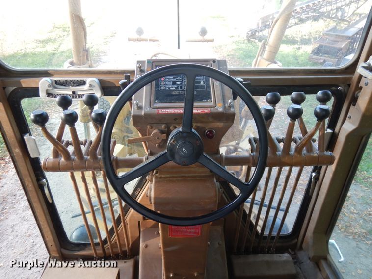 image for item JQ9279 1983 Caterpillar 140G  motor grader