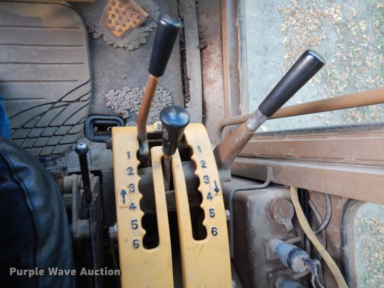 image for item JQ9279 1983 Caterpillar 140G  motor grader