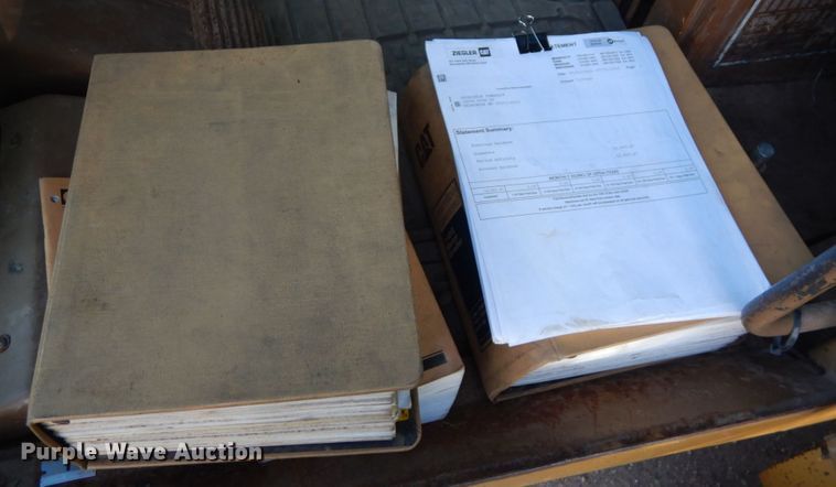 image for item JQ9279 1983 Caterpillar 140G  motor grader