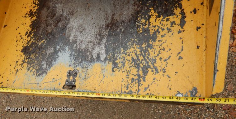 image for item JQ9324 1997 Vermeer 1250BC  wood chipper