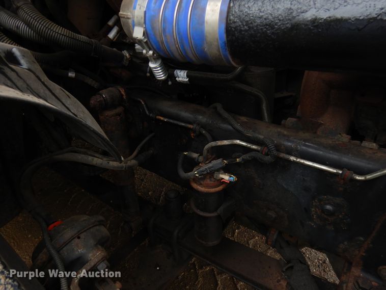 image for item JQ9326 2006 Freightliner Columbia 120  semi truck