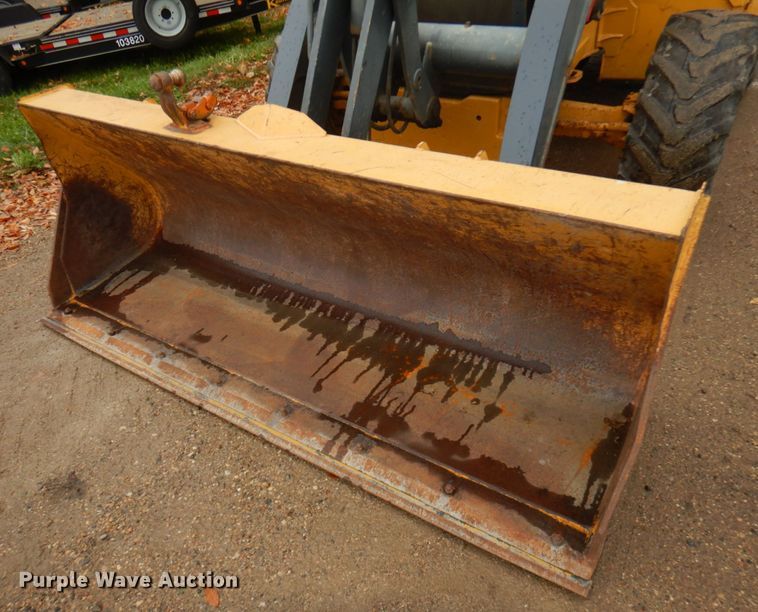 image for item JQ9329 2013 John Deere 310SK  backhoe