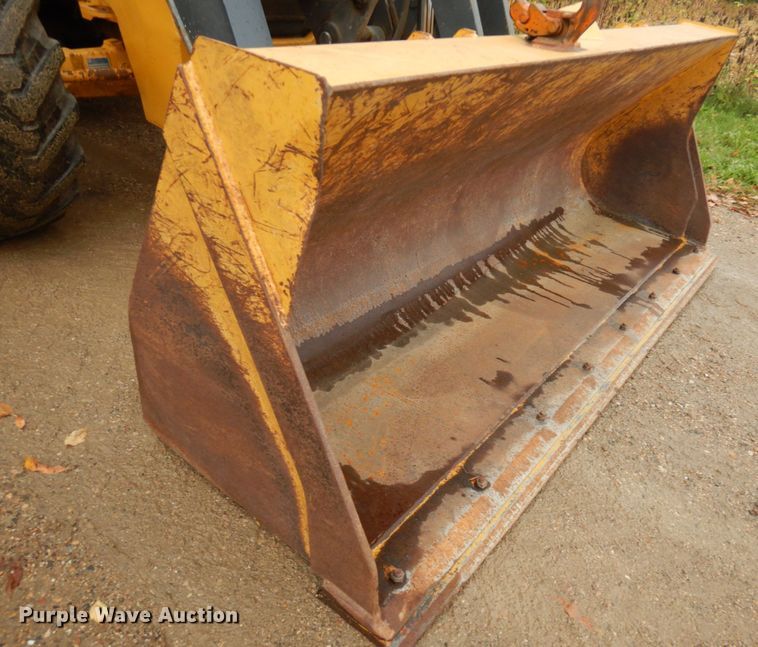 image for item JQ9329 2013 John Deere 310SK  backhoe