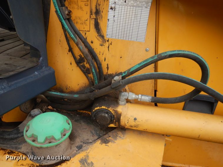 image for item JQ9329 2013 John Deere 310SK  backhoe