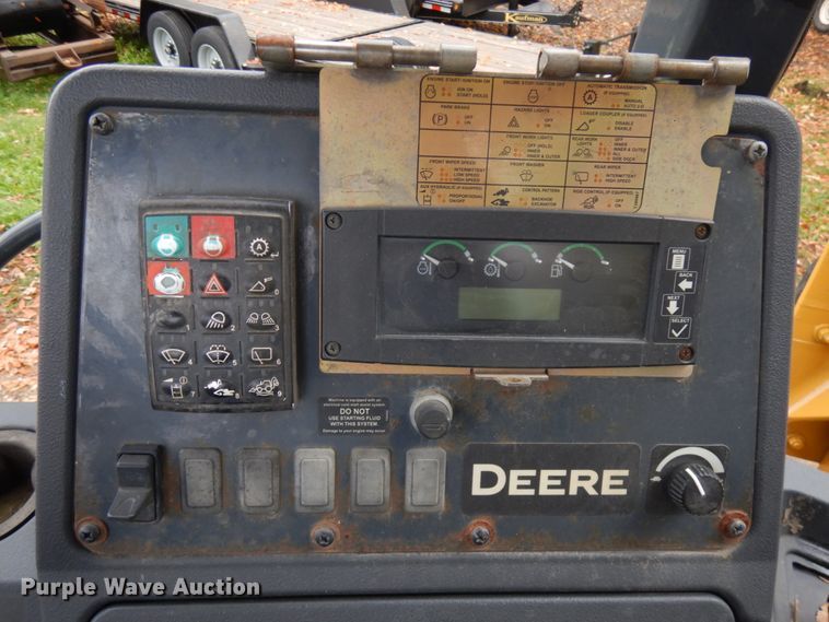 image for item JQ9329 2013 John Deere 310SK  backhoe