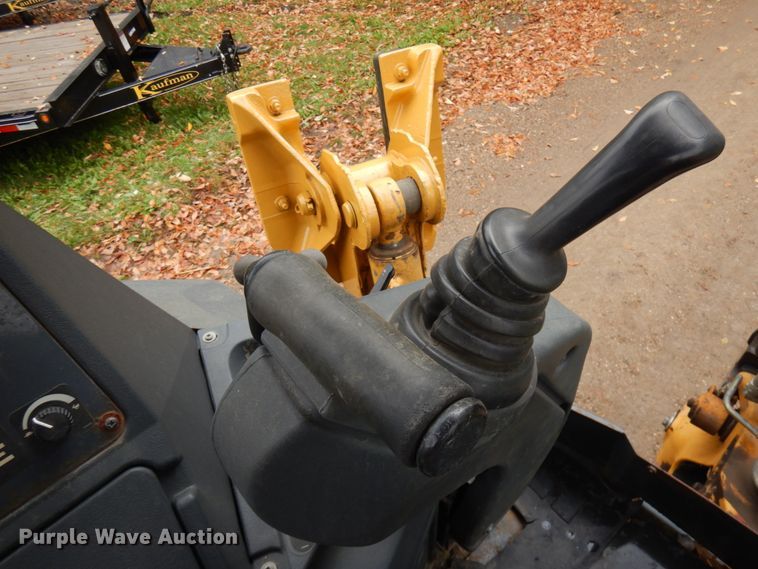 image for item JQ9329 2013 John Deere 310SK  backhoe