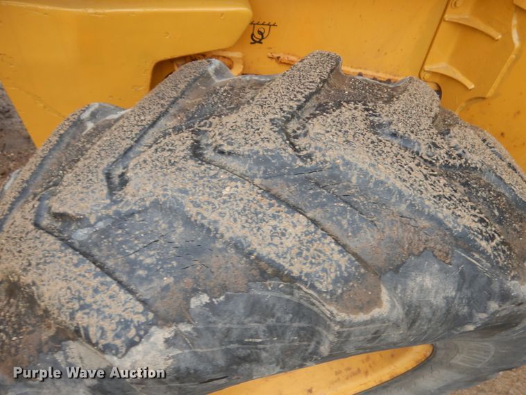 image for item JQ9329 2013 John Deere 310SK  backhoe