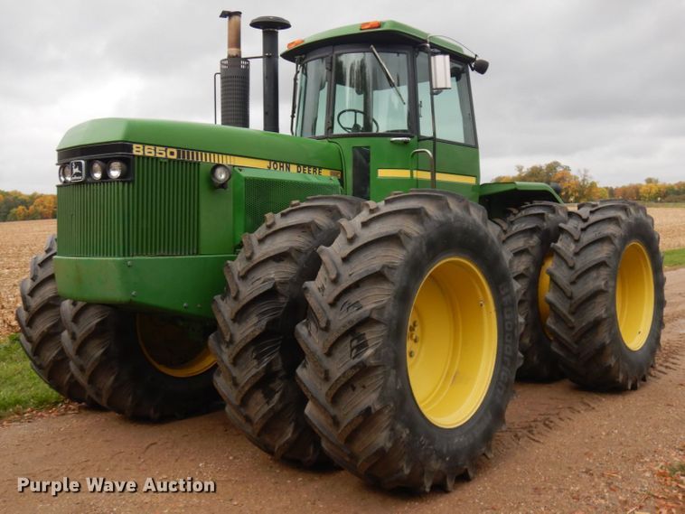 image for item JQ9331 1985 John Deere 8650  4WD tractor