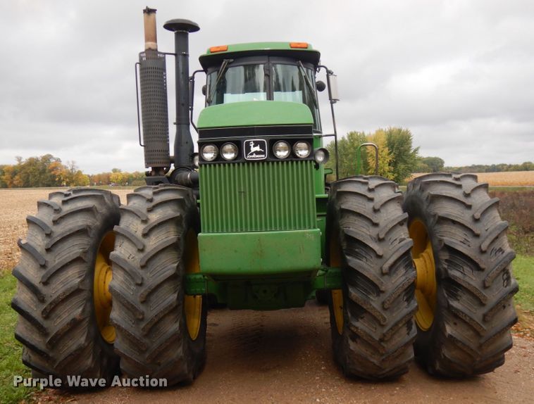 image for item JQ9331 1985 John Deere 8650  4WD tractor