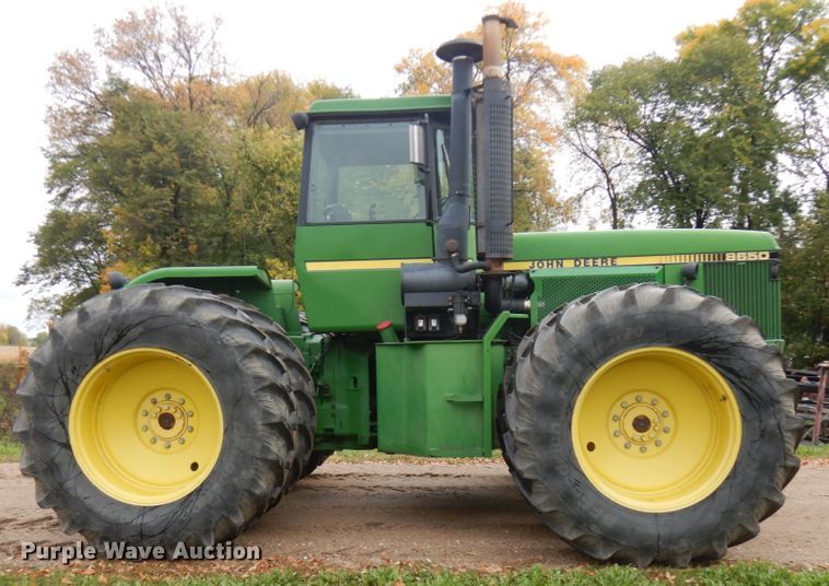 image for item JQ9331 1985 John Deere 8650  4WD tractor
