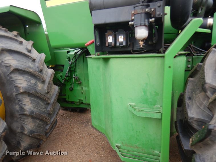 image for item JQ9331 1985 John Deere 8650  4WD tractor