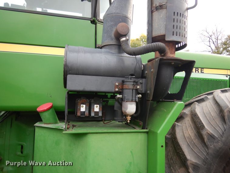 image for item JQ9331 1985 John Deere 8650  4WD tractor