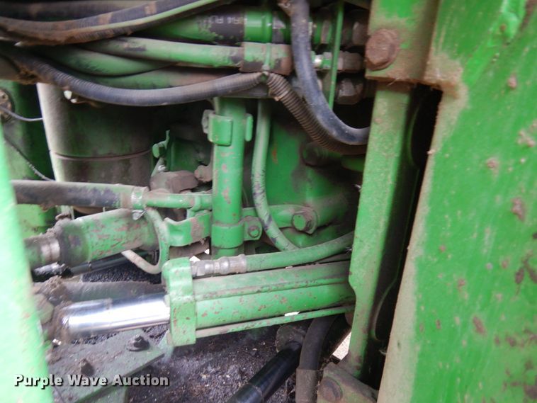 image for item JQ9331 1985 John Deere 8650  4WD tractor