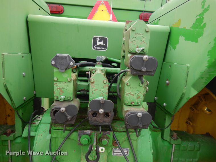 image for item JQ9331 1985 John Deere 8650  4WD tractor