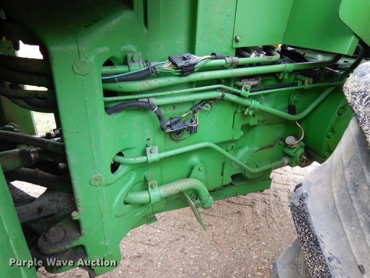 image for item JQ9331 1985 John Deere 8650  4WD tractor