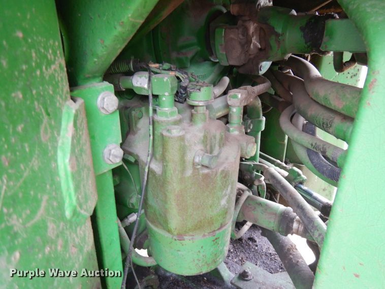 image for item JQ9331 1985 John Deere 8650  4WD tractor
