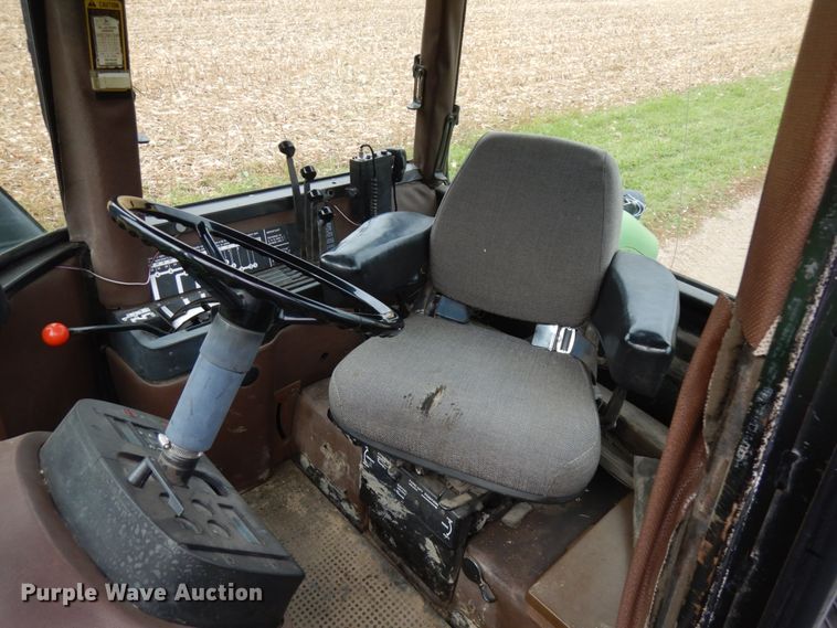 image for item JQ9331 1985 John Deere 8650  4WD tractor