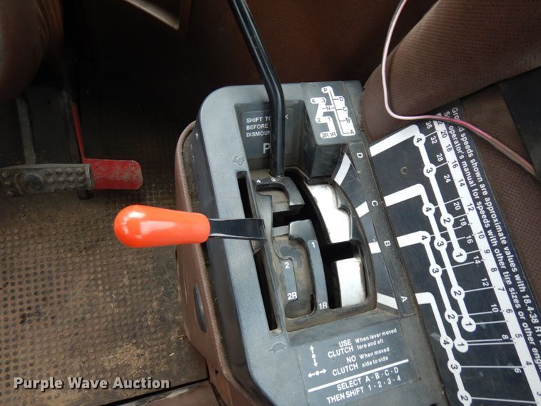 image for item JQ9331 1985 John Deere 8650  4WD tractor