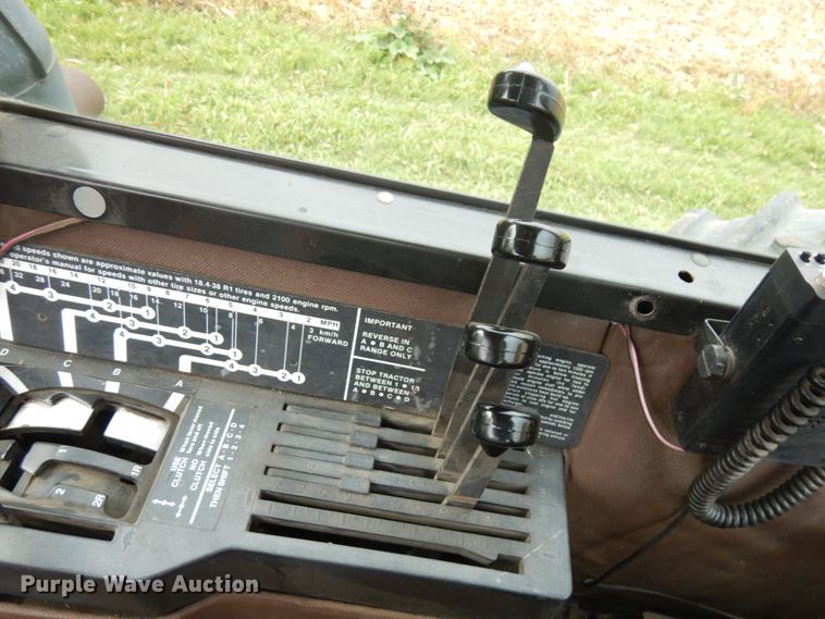 image for item JQ9331 1985 John Deere 8650  4WD tractor