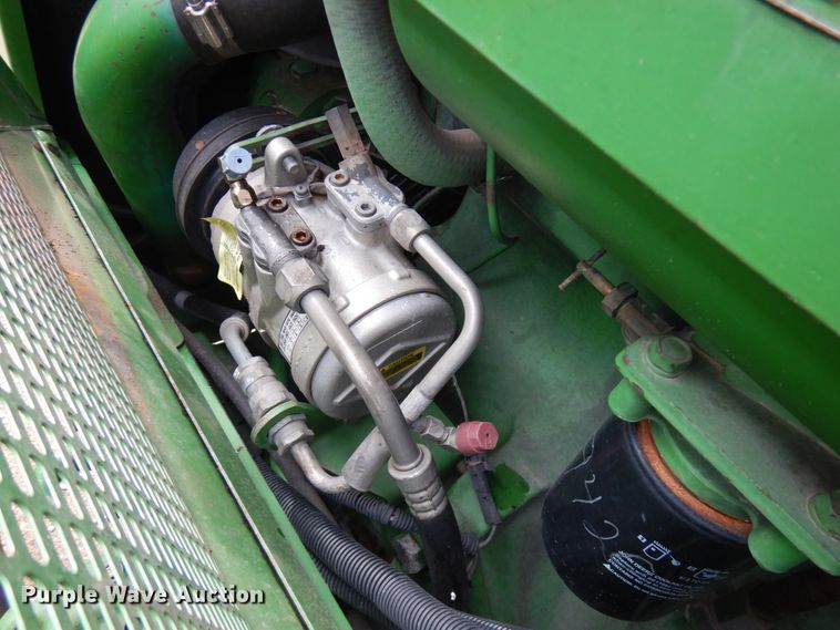 image for item JQ9331 1985 John Deere 8650  4WD tractor