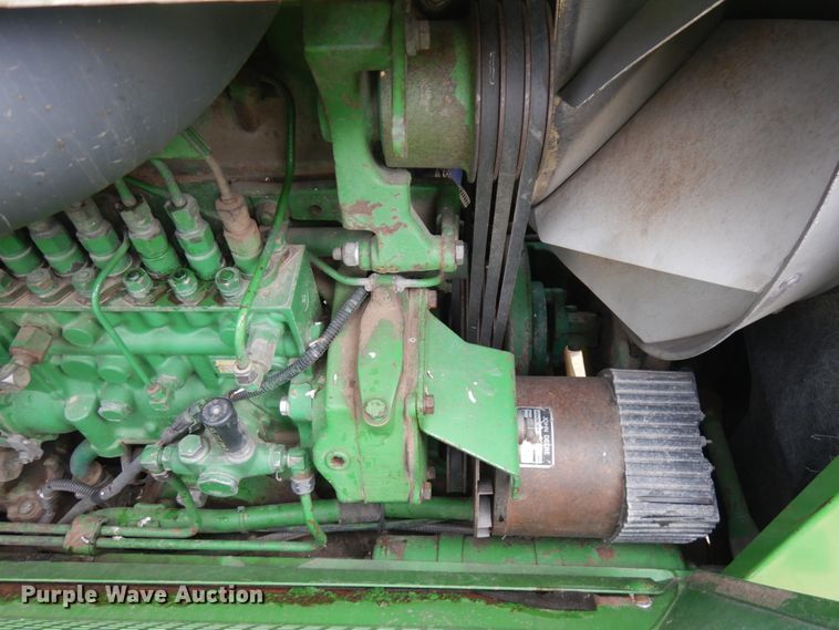 image for item JQ9331 1985 John Deere 8650  4WD tractor