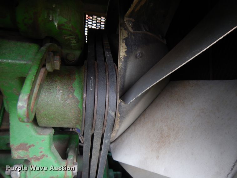 image for item JQ9331 1985 John Deere 8650  4WD tractor