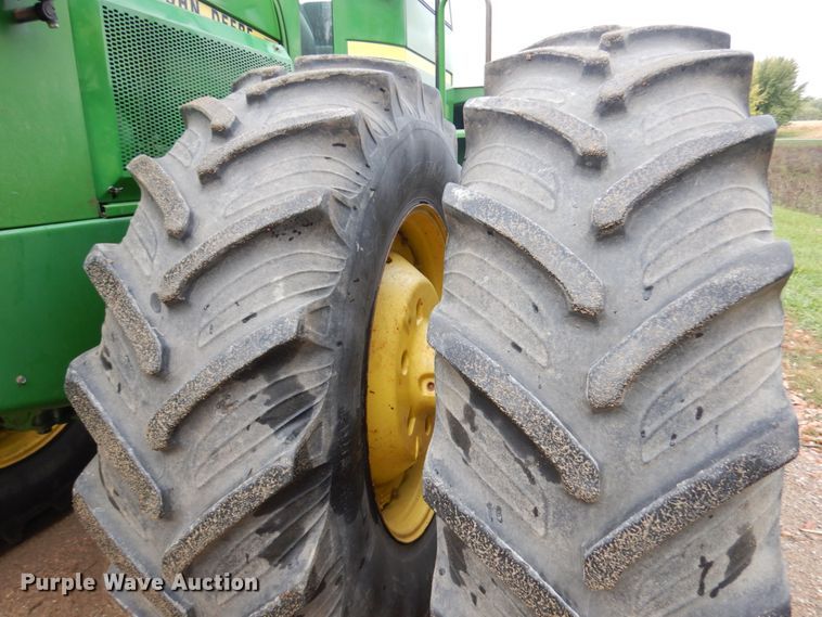 image for item JQ9331 1985 John Deere 8650  4WD tractor