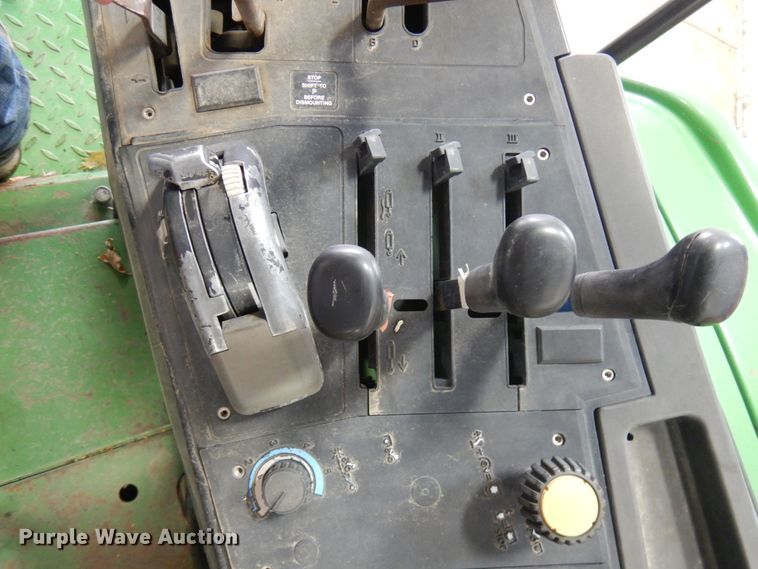 image for item JQ9335 John Deere 6200L  tractor