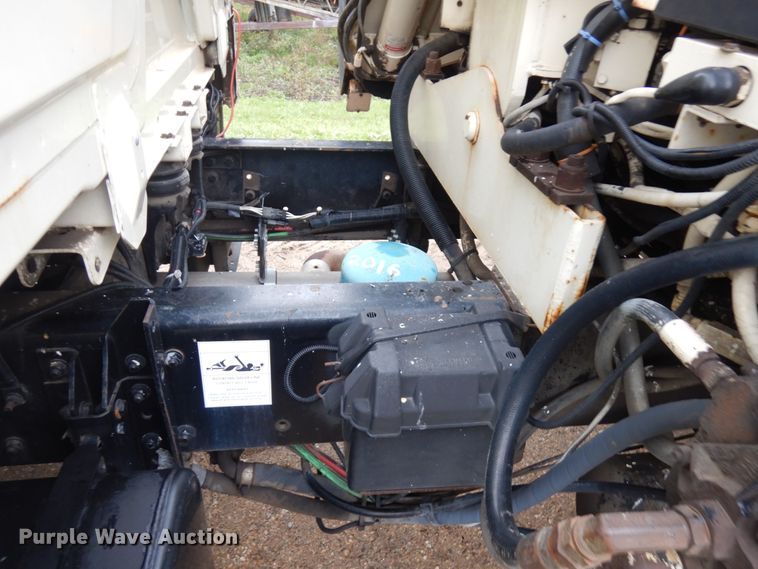 image for item JQ9337 1998 Freightliner FL80  crane truck