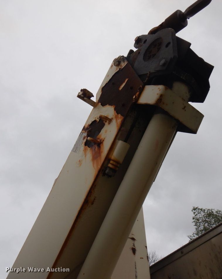 image for item JQ9337 1998 Freightliner FL80  crane truck