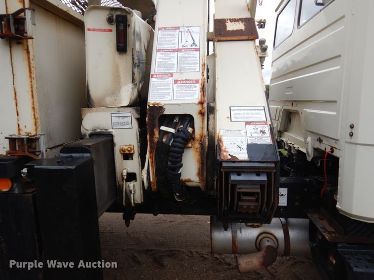 image for item JQ9337 1998 Freightliner FL80  crane truck