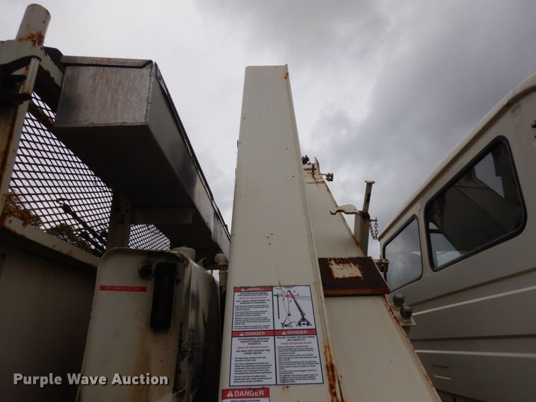 image for item JQ9337 1998 Freightliner FL80  crane truck