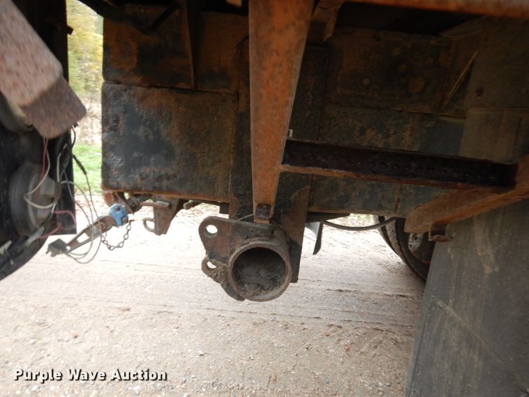 image for item JQ9337 1998 Freightliner FL80  crane truck