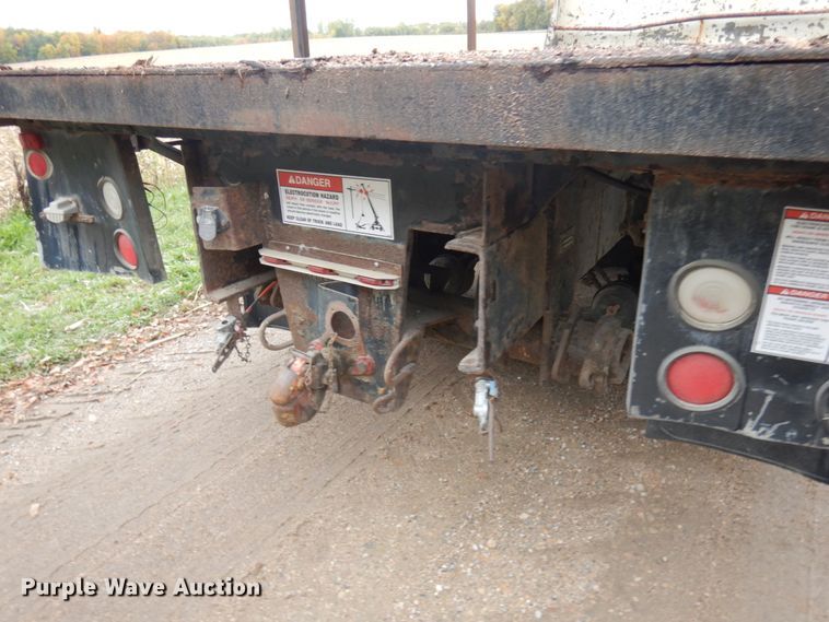 image for item JQ9337 1998 Freightliner FL80  crane truck