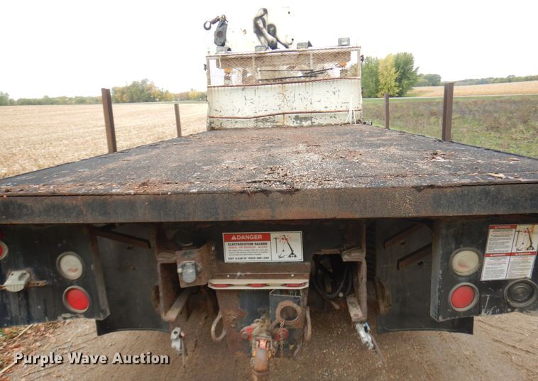 image for item JQ9337 1998 Freightliner FL80  crane truck