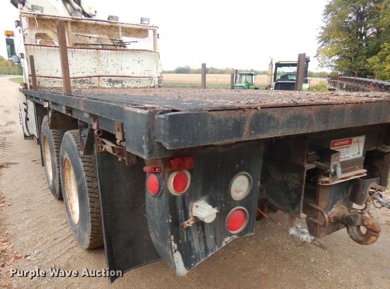 image for item JQ9337 1998 Freightliner FL80  crane truck