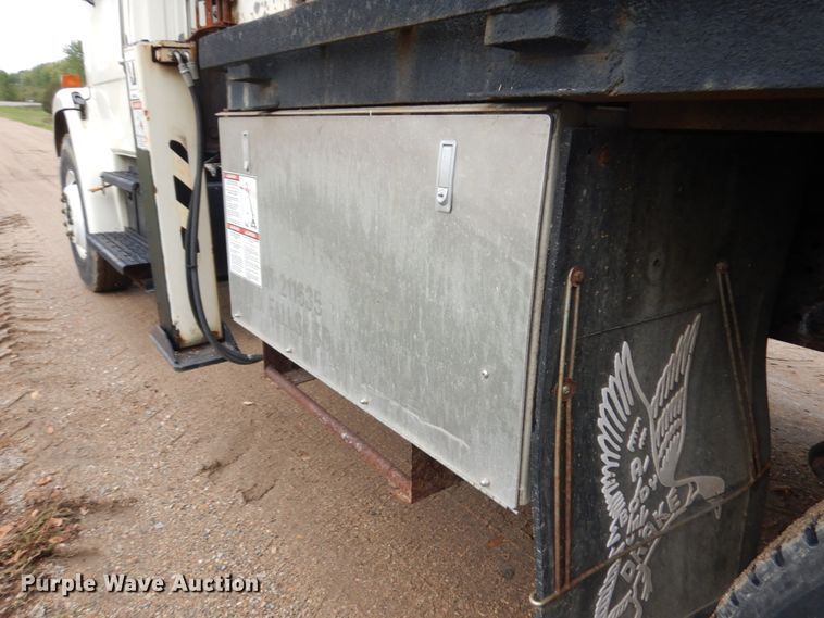 image for item JQ9337 1998 Freightliner FL80  crane truck