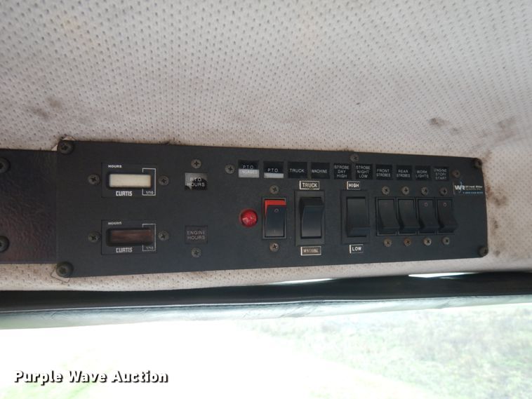 image for item JQ9337 1998 Freightliner FL80  crane truck