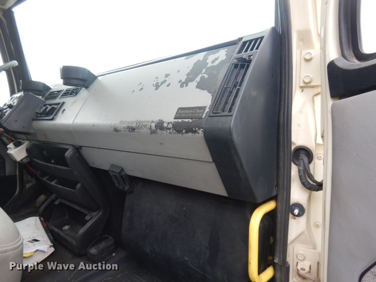 image for item JQ9337 1998 Freightliner FL80  crane truck