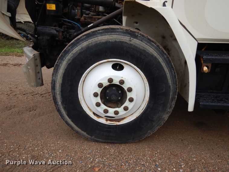 image for item JQ9337 1998 Freightliner FL80  crane truck