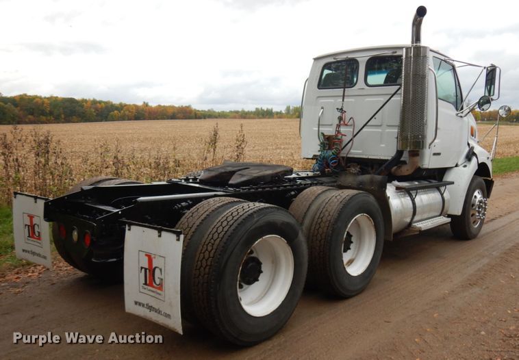 image for item JQ9338 2002 Sterling A9500  semi truck