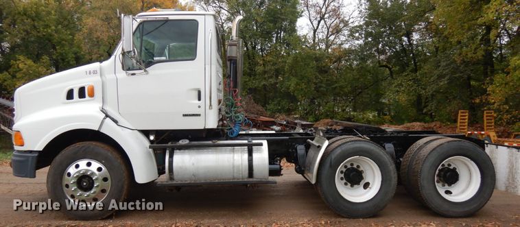 image for item JQ9338 2002 Sterling A9500  semi truck