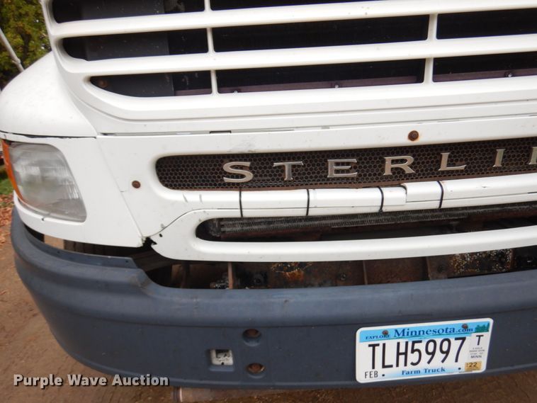 image for item JQ9338 2002 Sterling A9500  semi truck