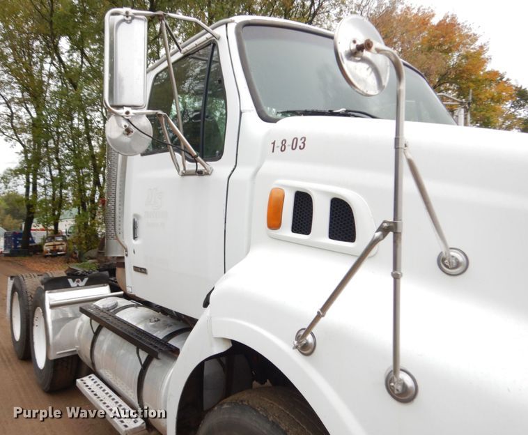 image for item JQ9338 2002 Sterling A9500  semi truck