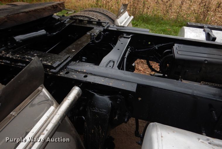 image for item JQ9338 2002 Sterling A9500  semi truck